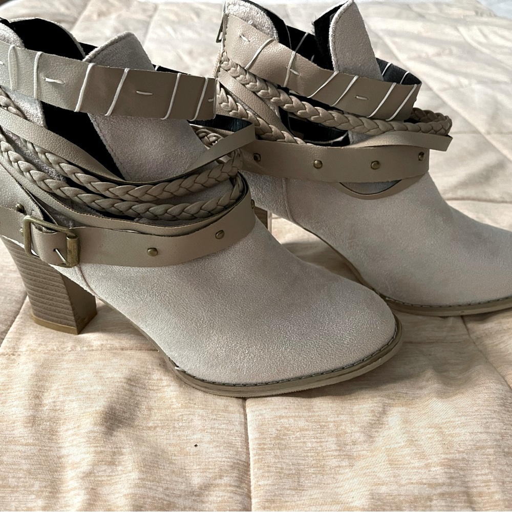 Tan Suede Buckle Bootie, size 7